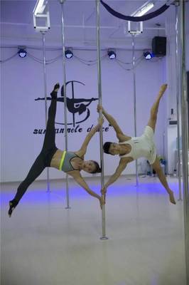 凡人大爱丨从泥水匠到钢管舞王